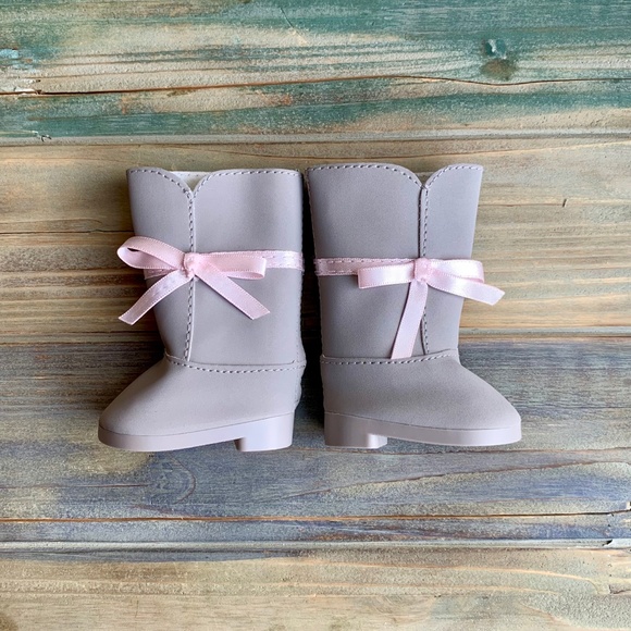 AMERICAN GIRL DOLL Pretty Pink Coat Set Faux Fur Trim Hood Gray Boots - Picture 4 of 9